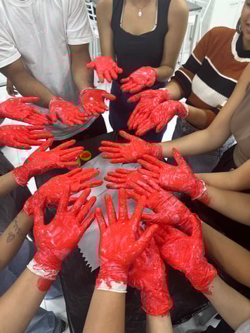 Aula prática reforça importância da higiene das mãos na Enfermagem